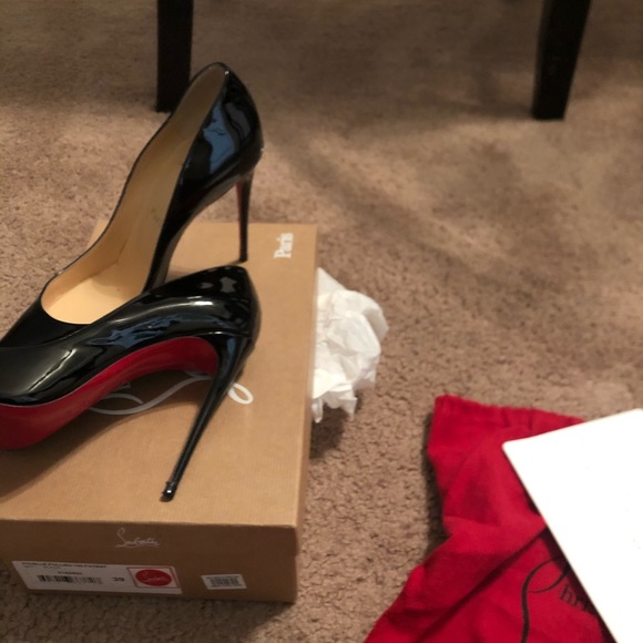 Christian Louboutin Pigalle patent pump. - Picture 2 of 3